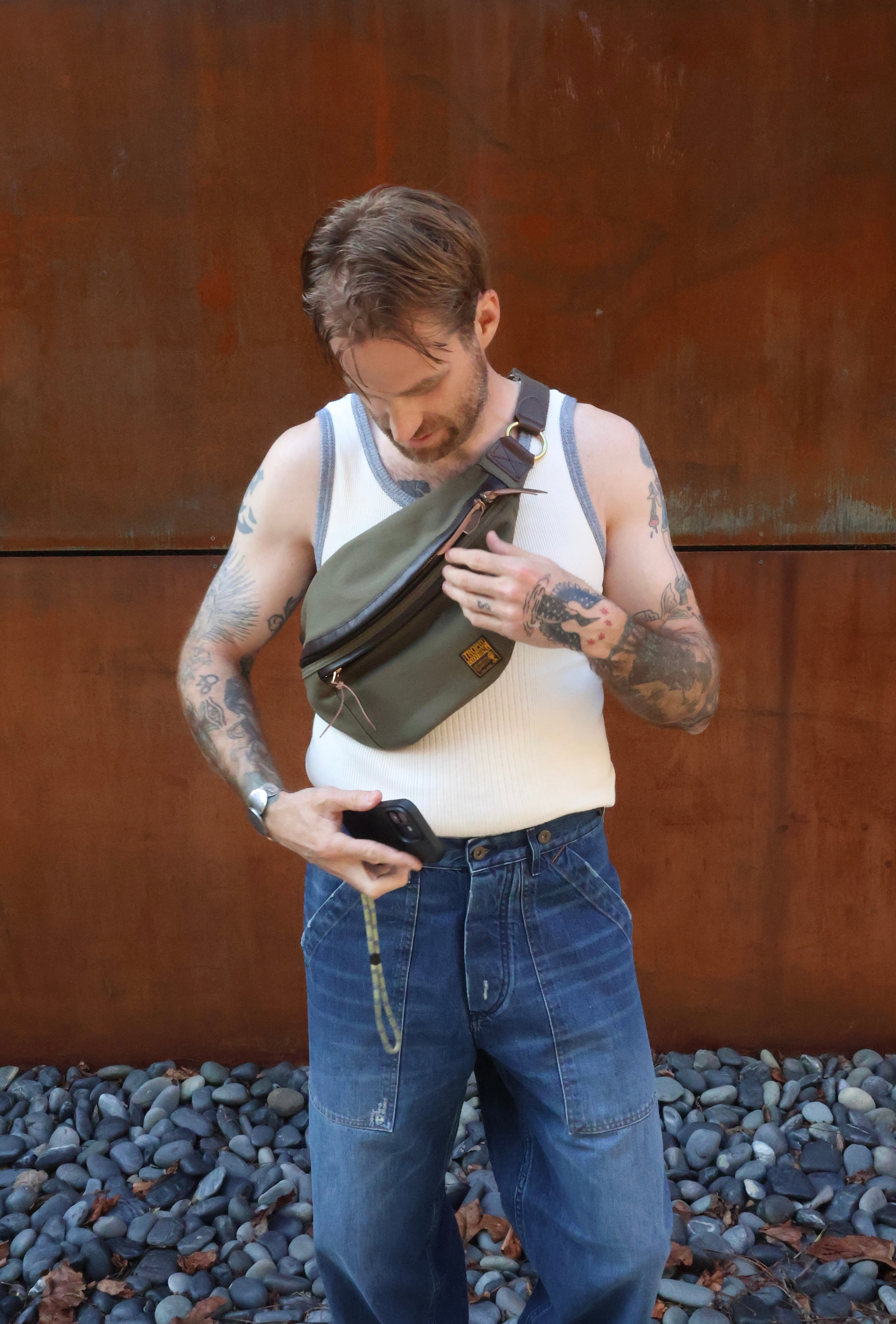 Trophy Clothing Day Trip Bag – Ford General