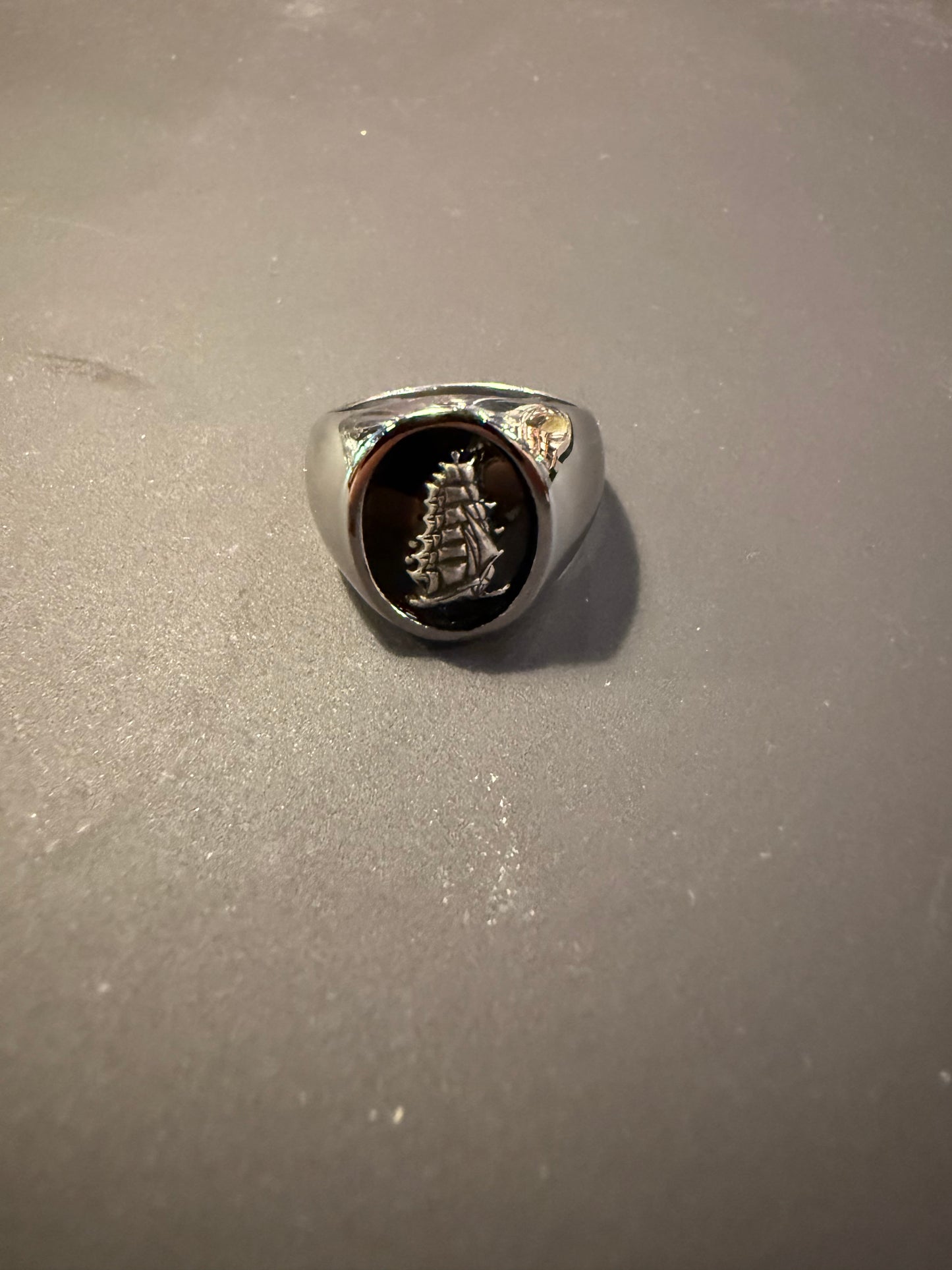 B167 Bague Émail Noir Tattoo Ship