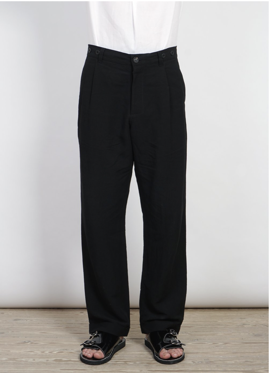 Sune Pleated Wide Cut Trouser