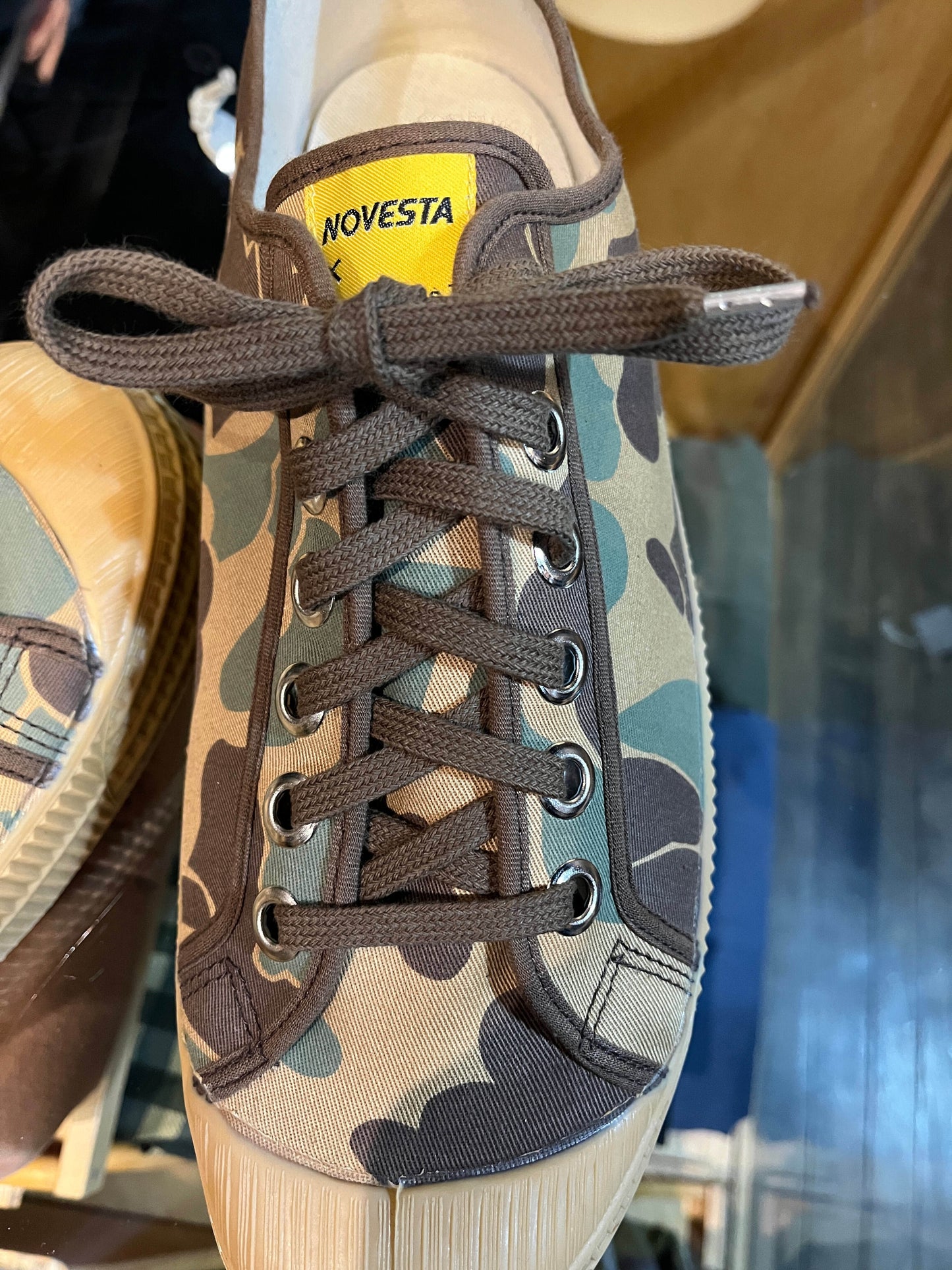 UW Novesta Sneaker