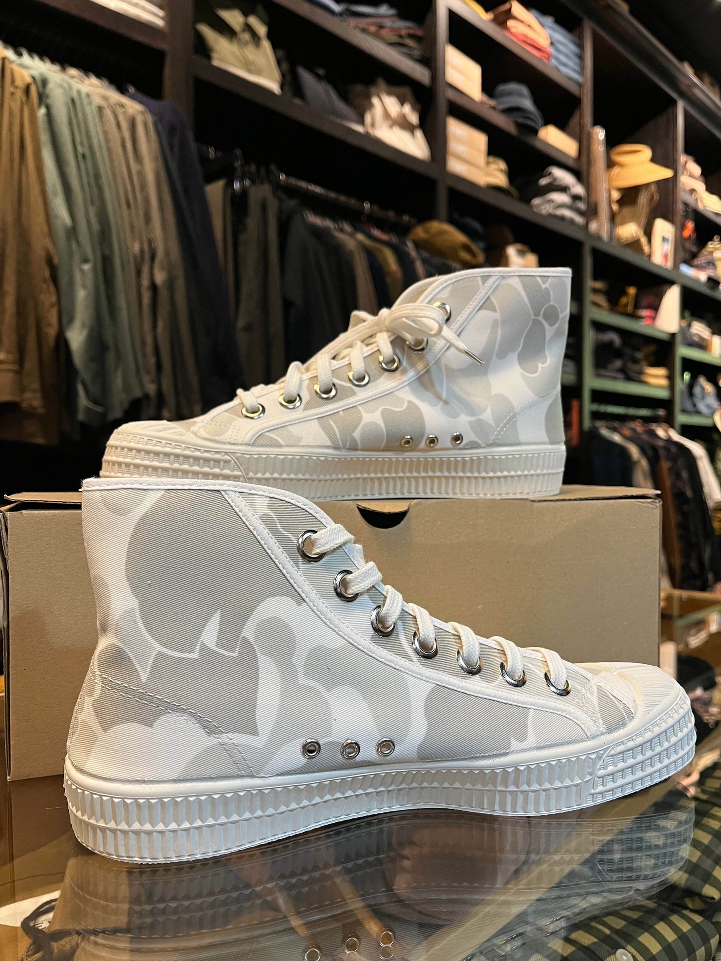 UW Novesta Sneaker