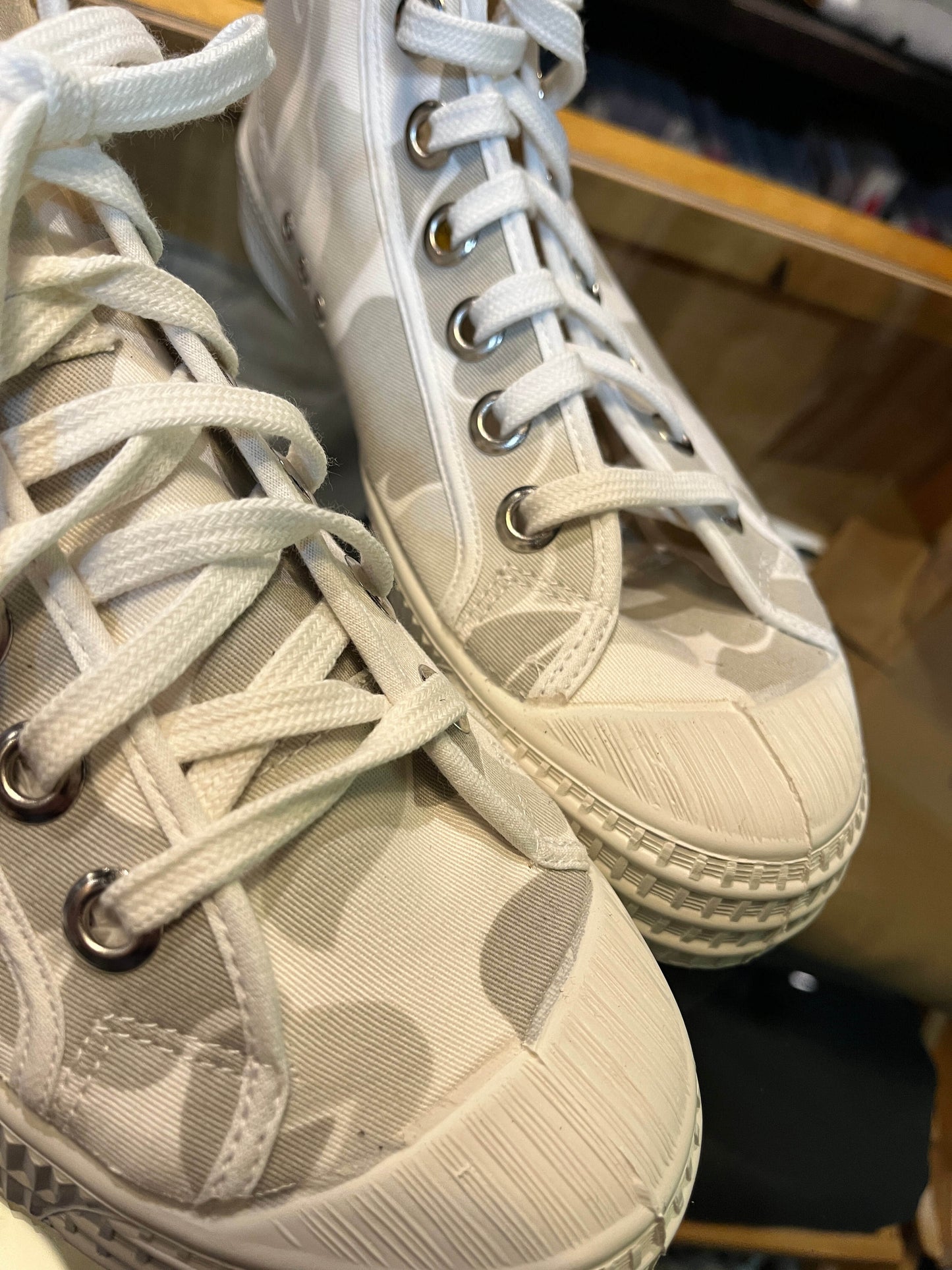 UW Novesta Sneaker