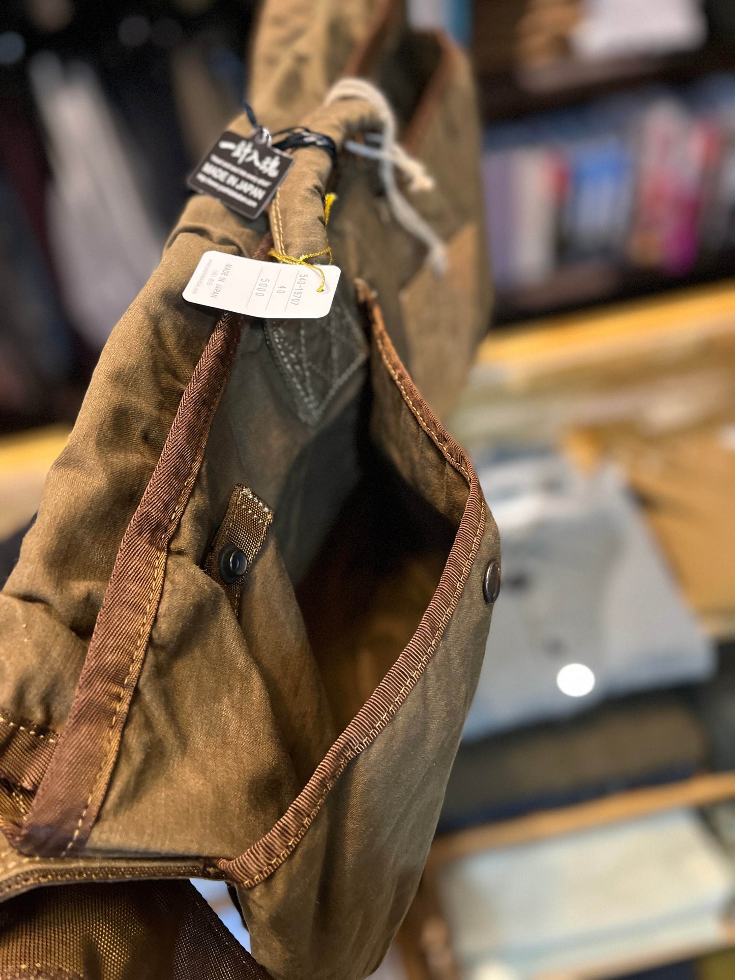 Crag Messenger Bag (L)