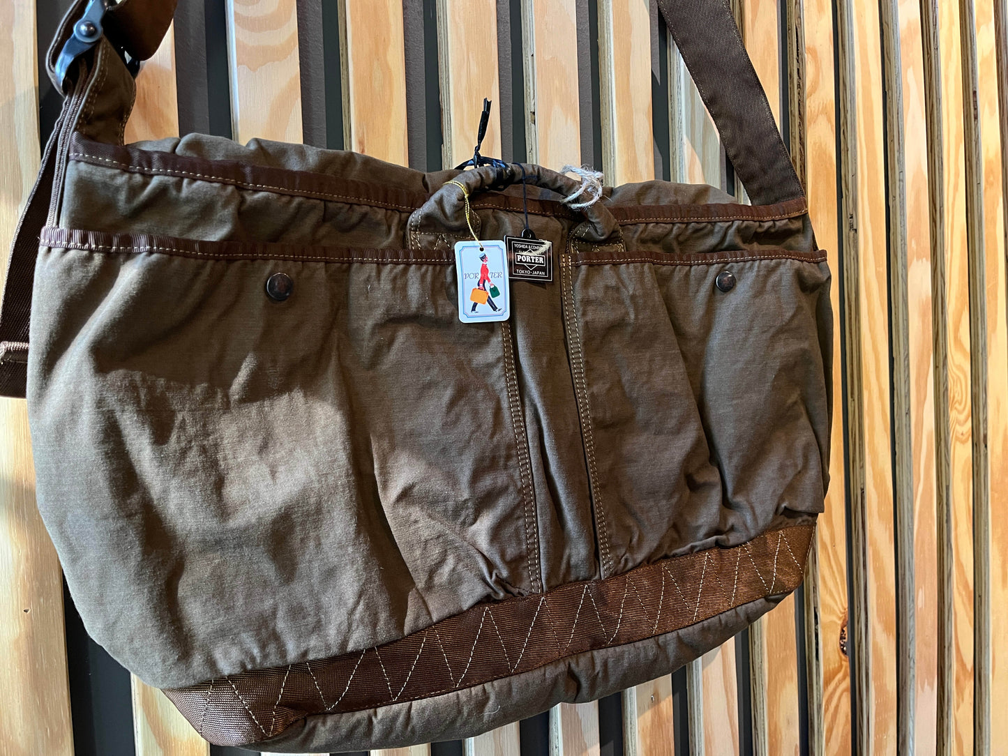 Crag Messenger Bag (L)
