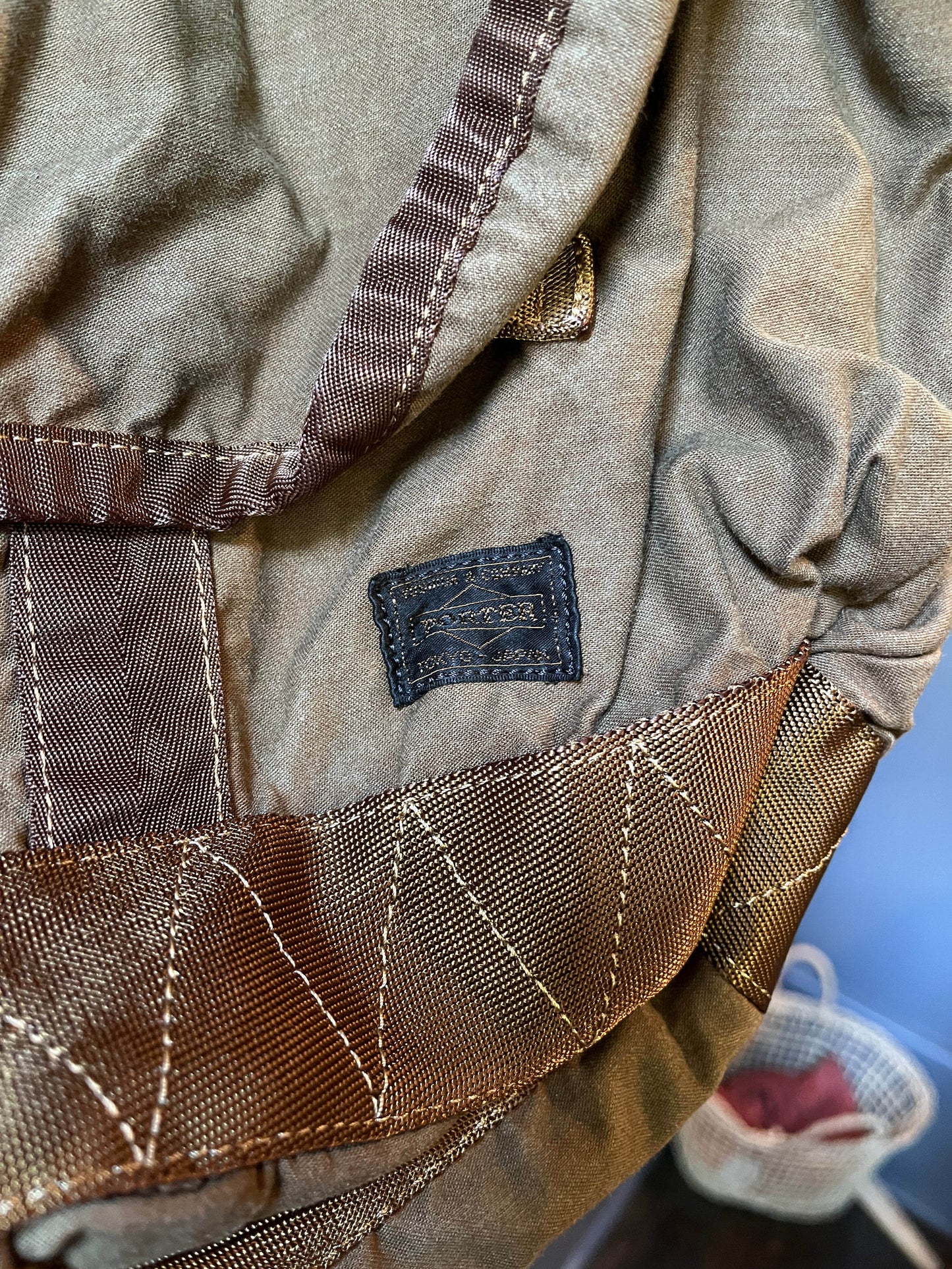 Crag Messenger Bag (L)