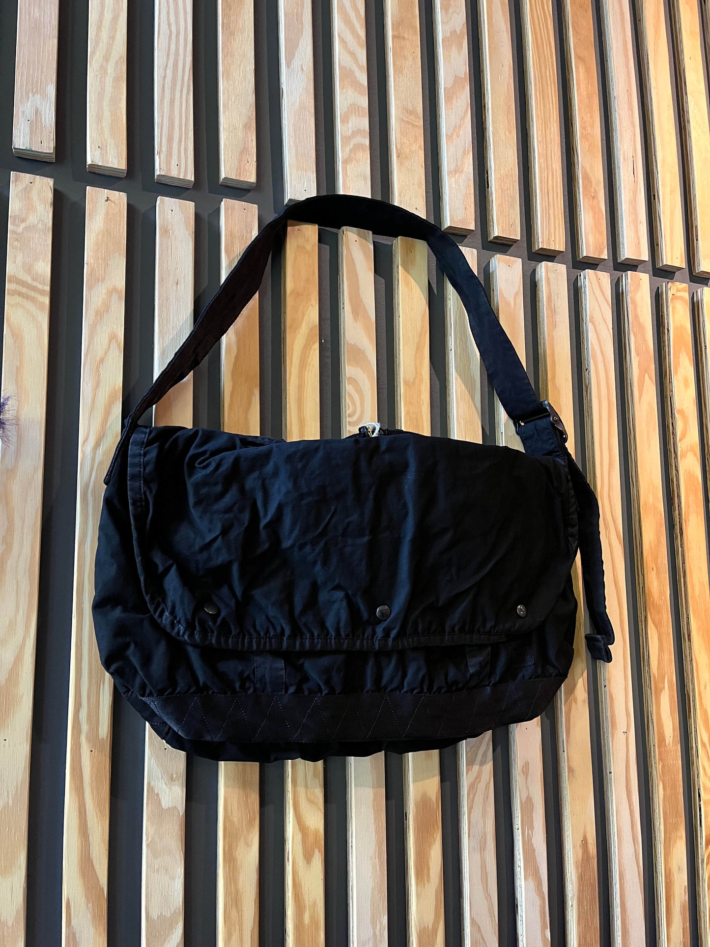 Crag Messenger Bag (L)