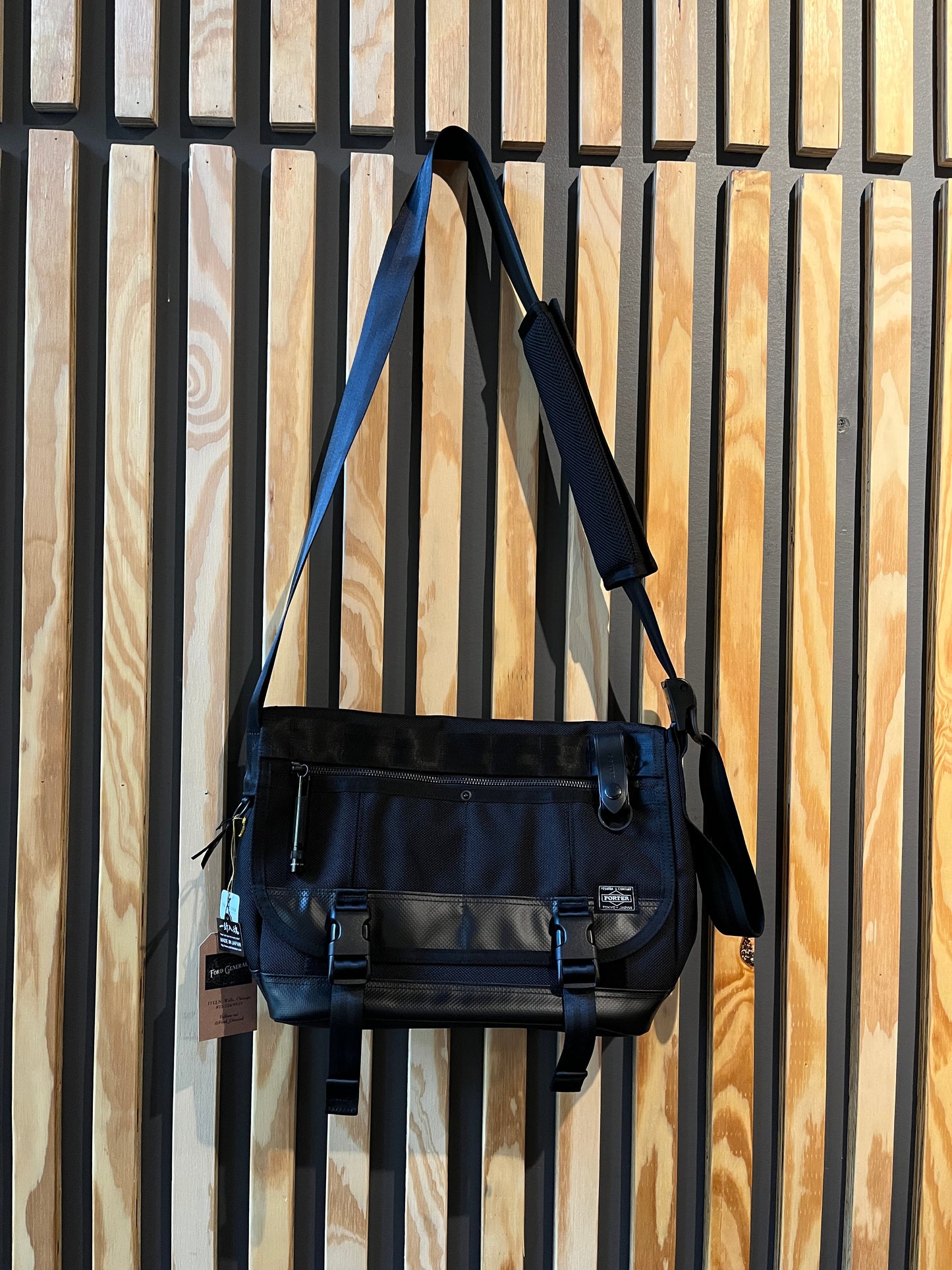 Heat Messenger Bag (S)