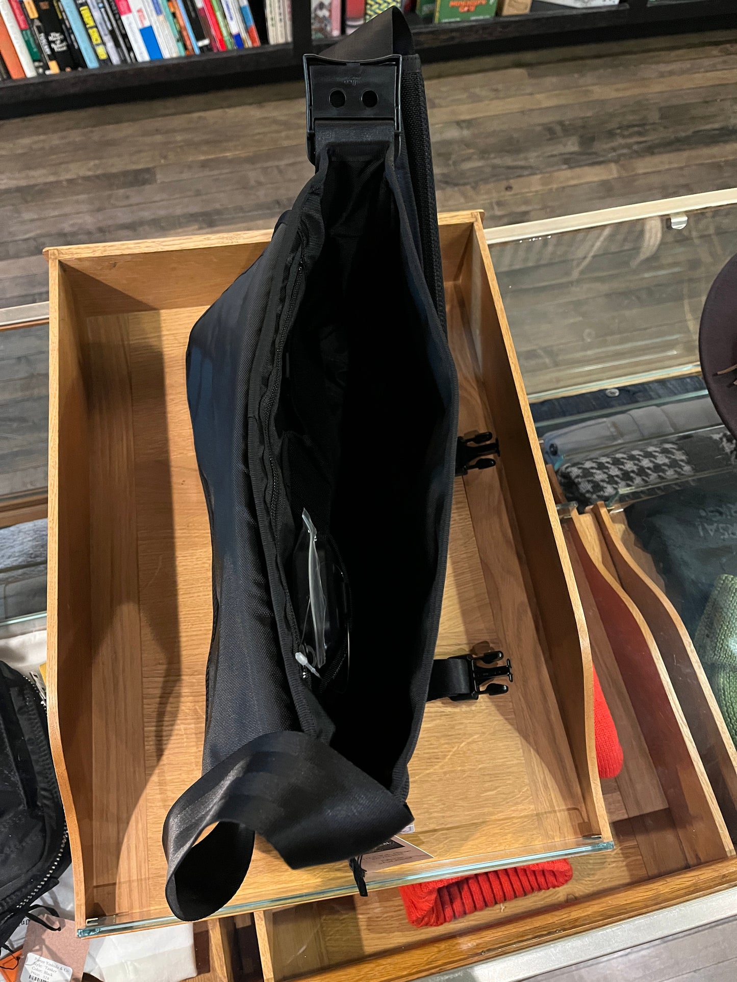 Heat Messenger Bag (S)