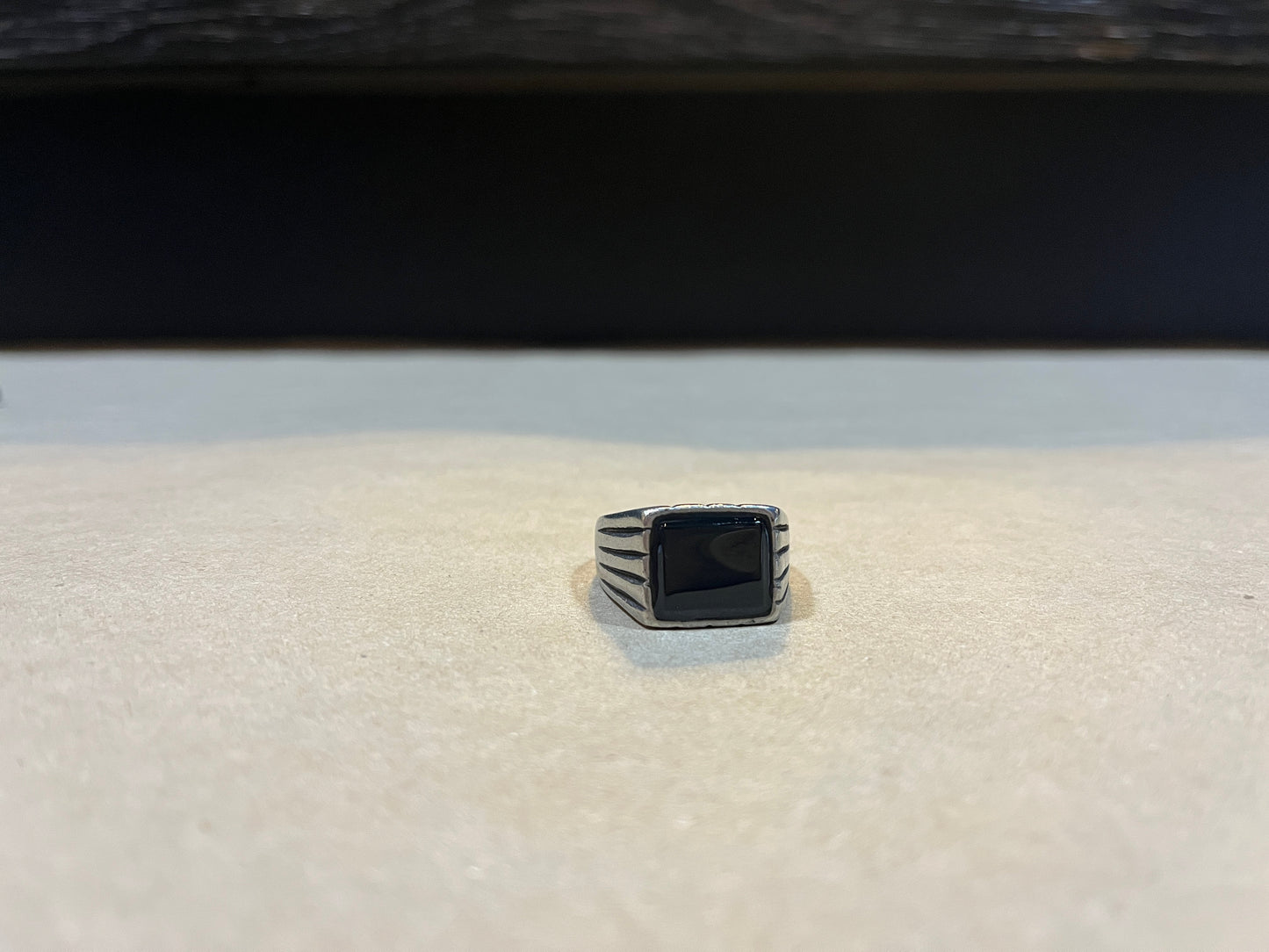 B99 Bague étain Onyx