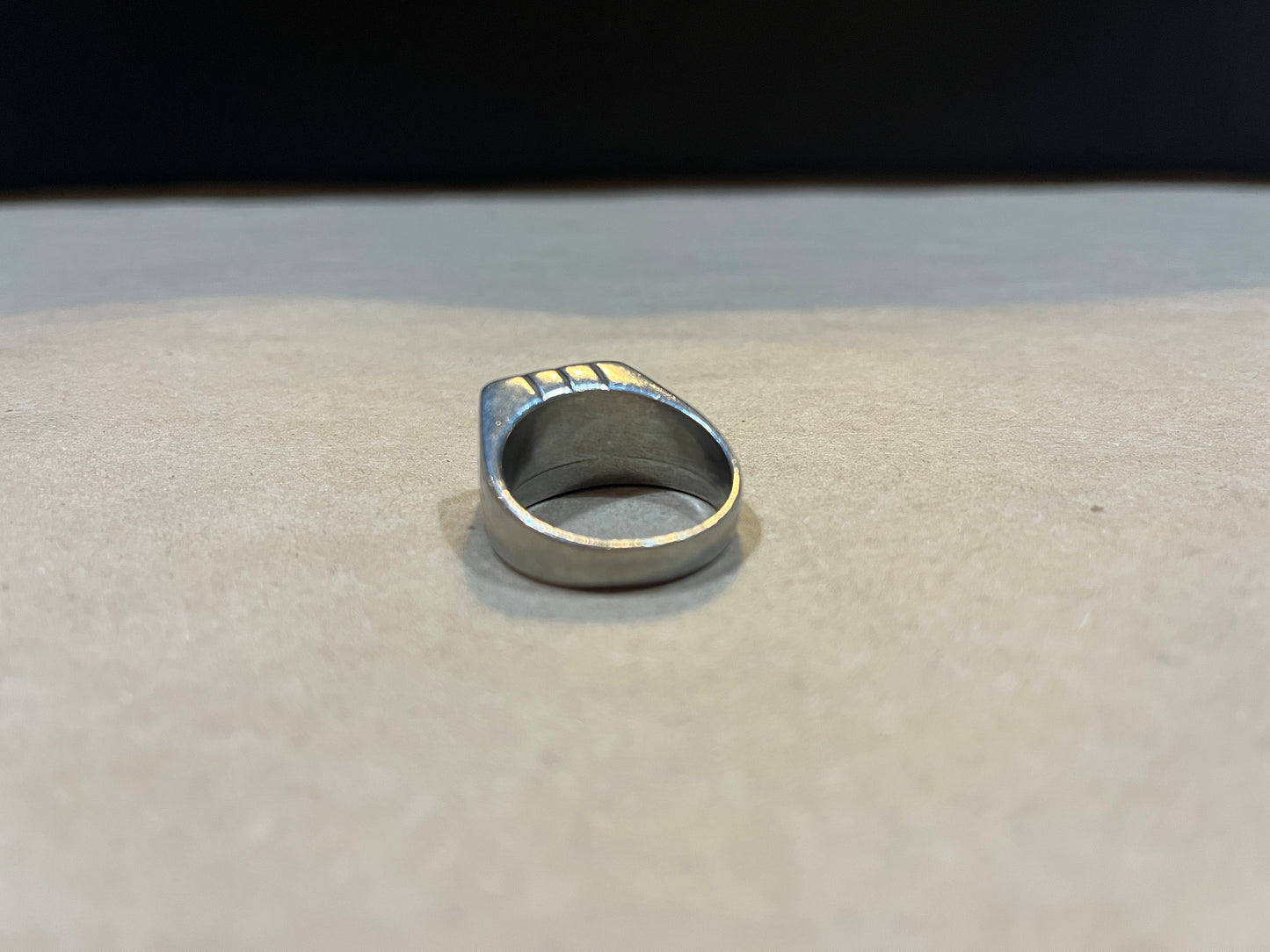 B99 Bague étain Onyx