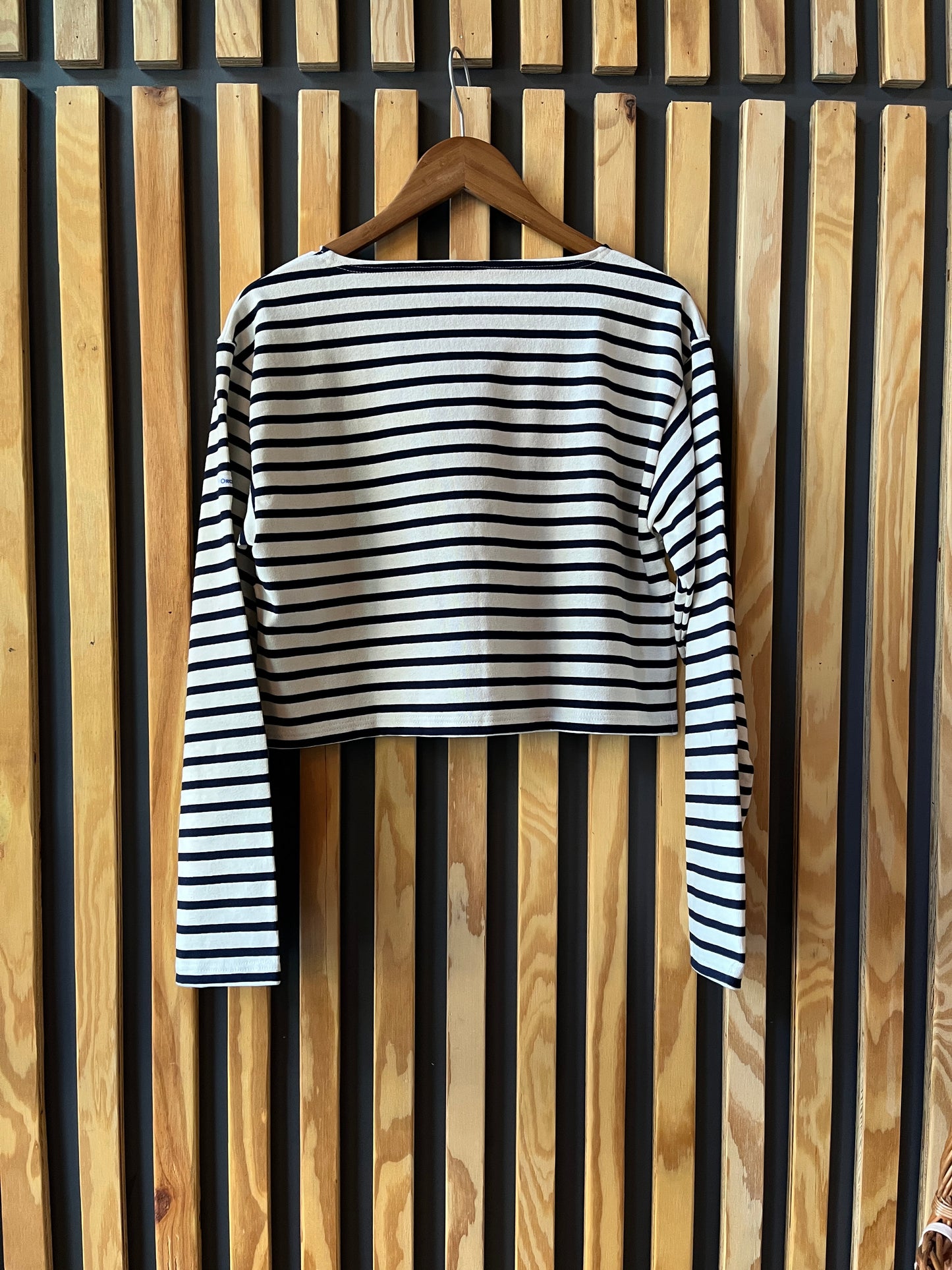 B250 Women's Long Sleeve Cropped Shirt