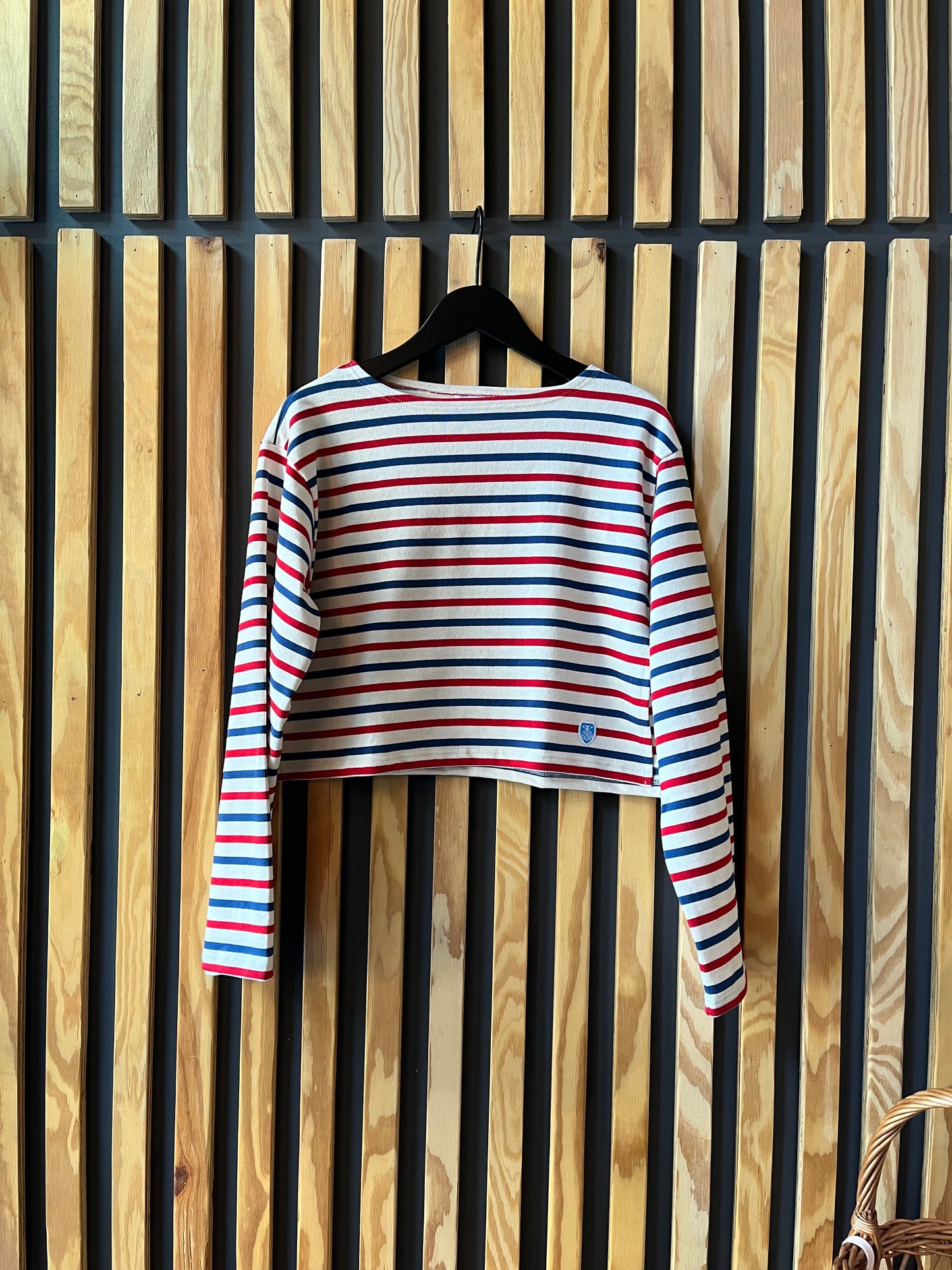 B250 Women's Long Sleeve Cropped Shirt