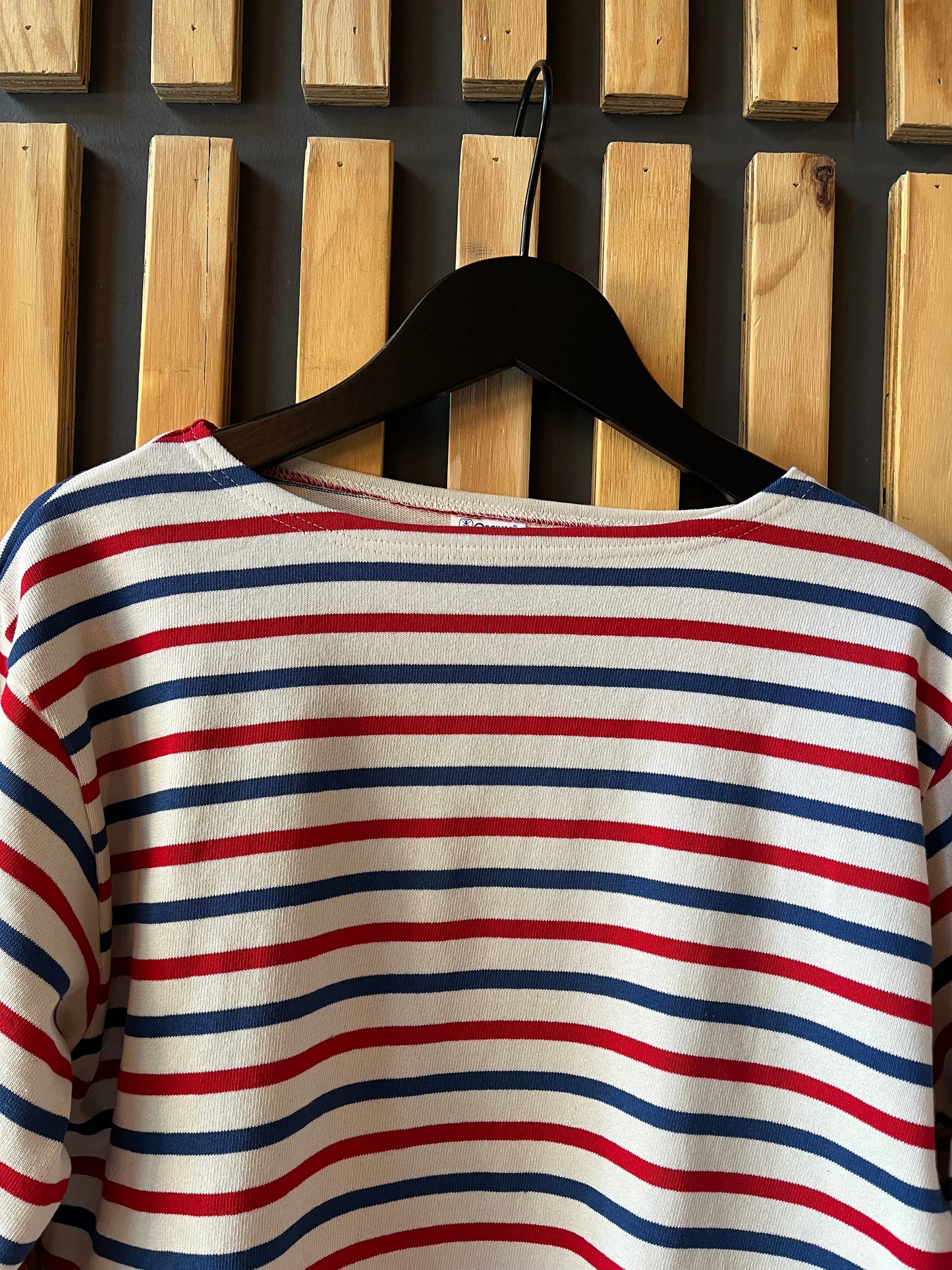 B250 Women's Long Sleeve Cropped Shirt