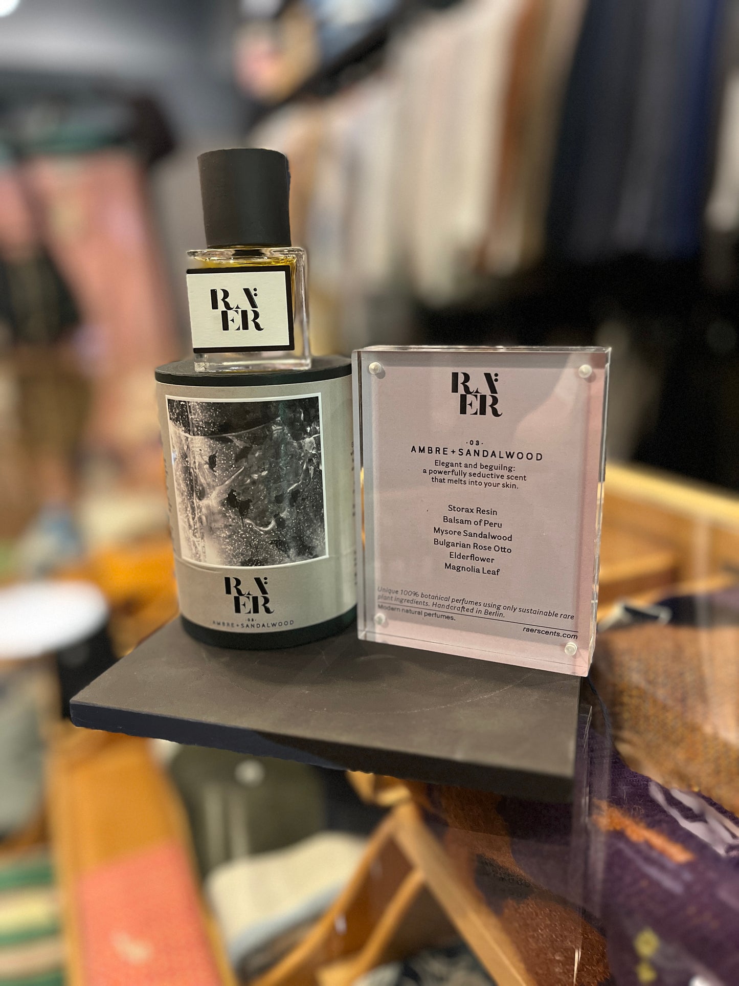 Raer 03: Ambre + Sandalwood