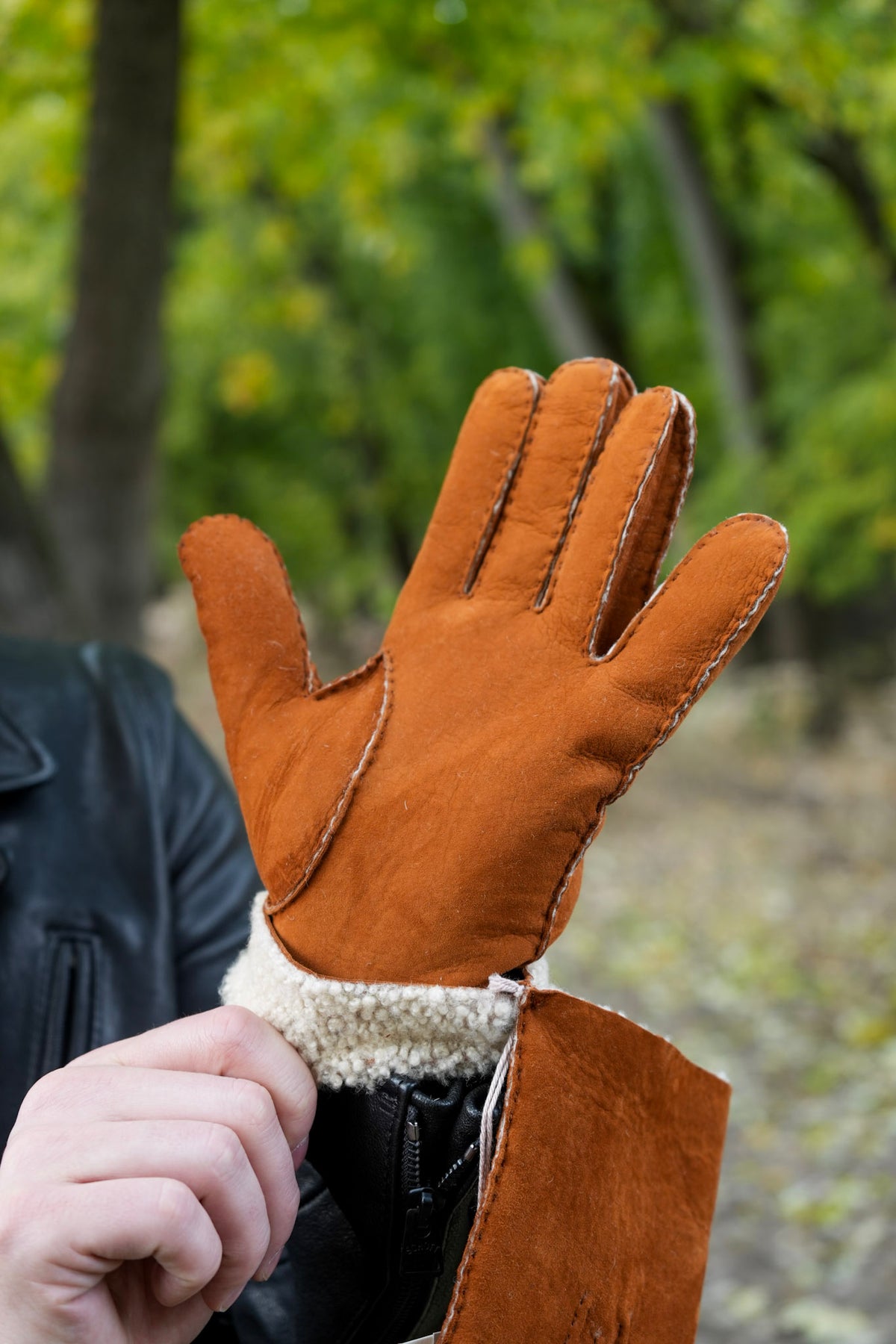 Hestra Lambskin Suede Handsewn Gloves