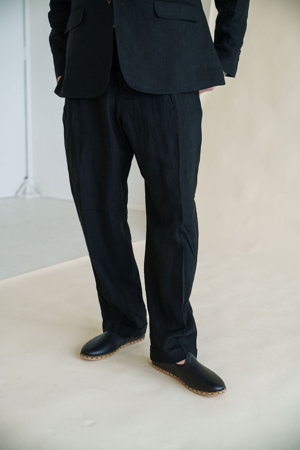 Hansen Sune Pleated Wide Cut Trouser