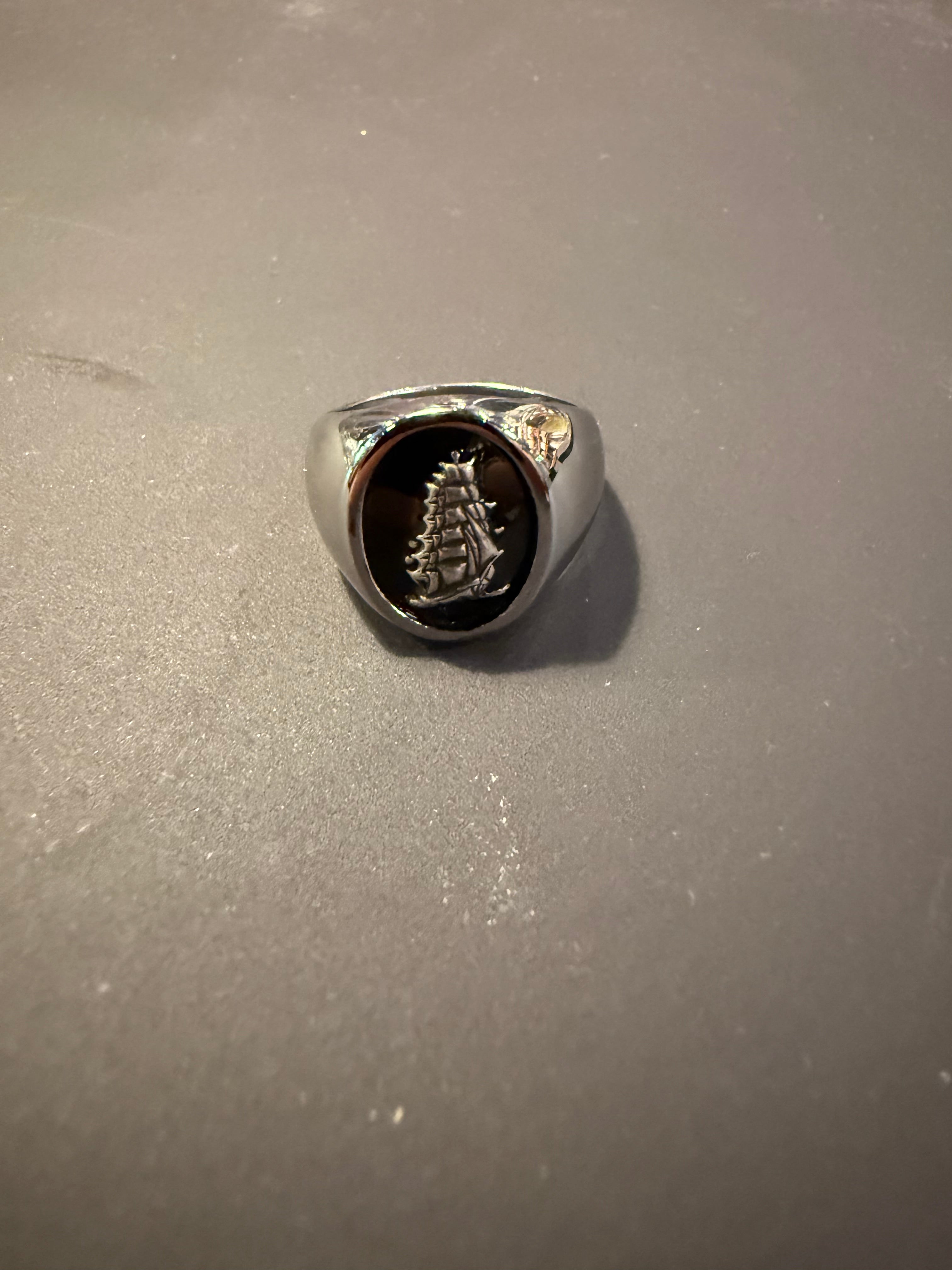 B167 Bague Émail Noir Tattoo Ship