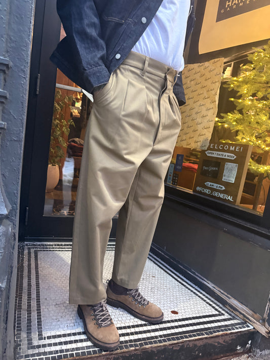 Fujito Two Tuck Trouser