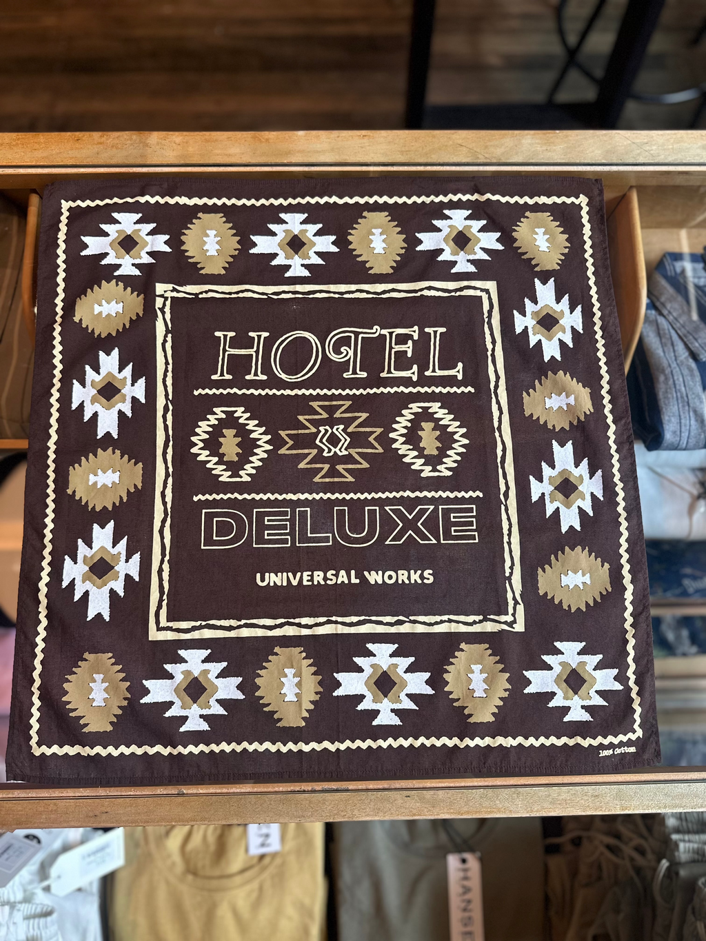 Hotel Deluxe Bandana