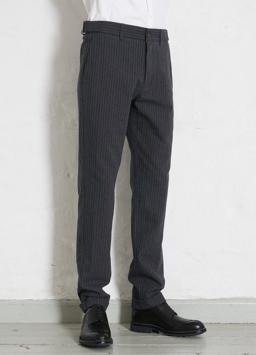 Grey Pin, S
