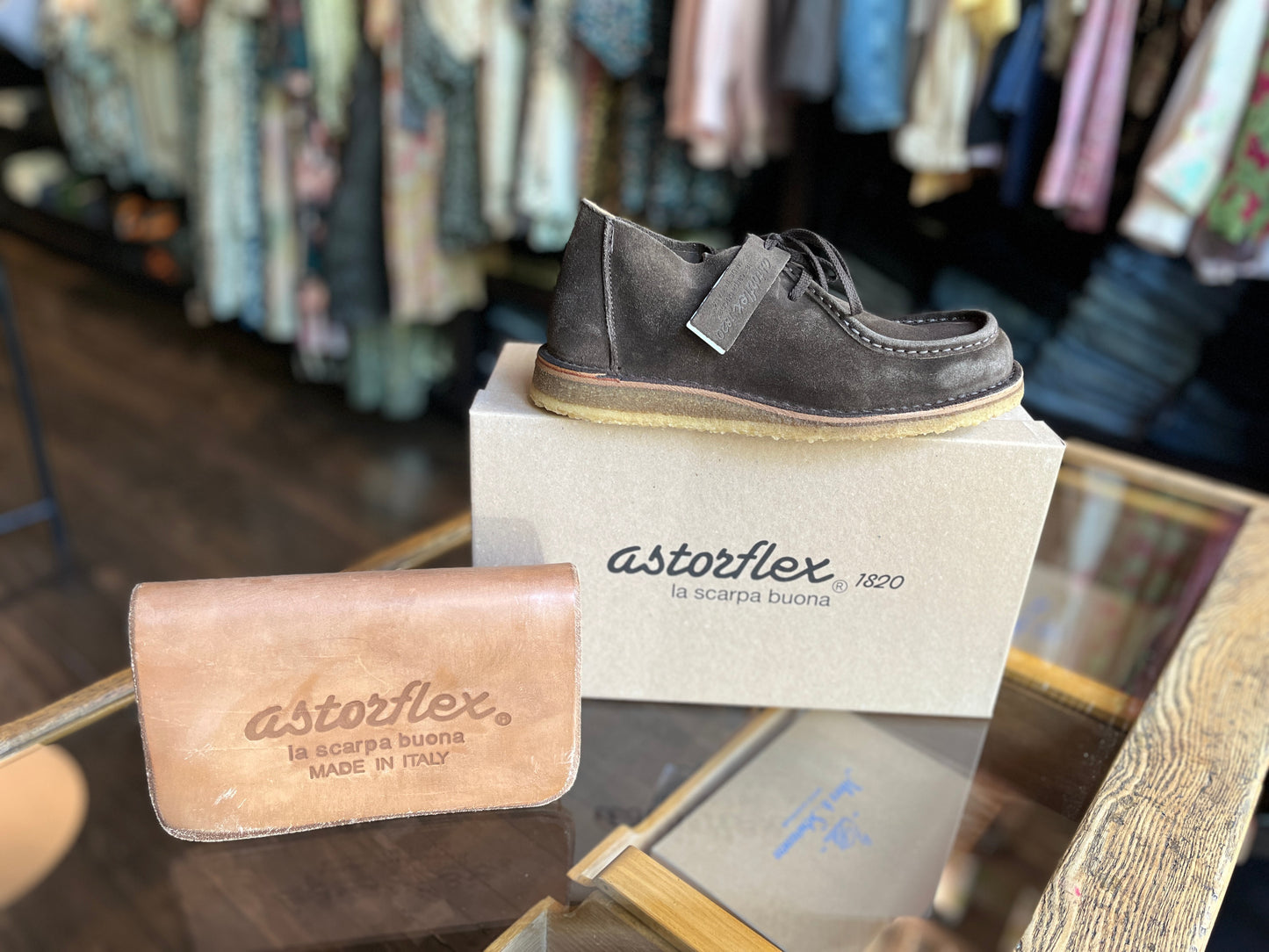 480 Dark Chestnut, 41