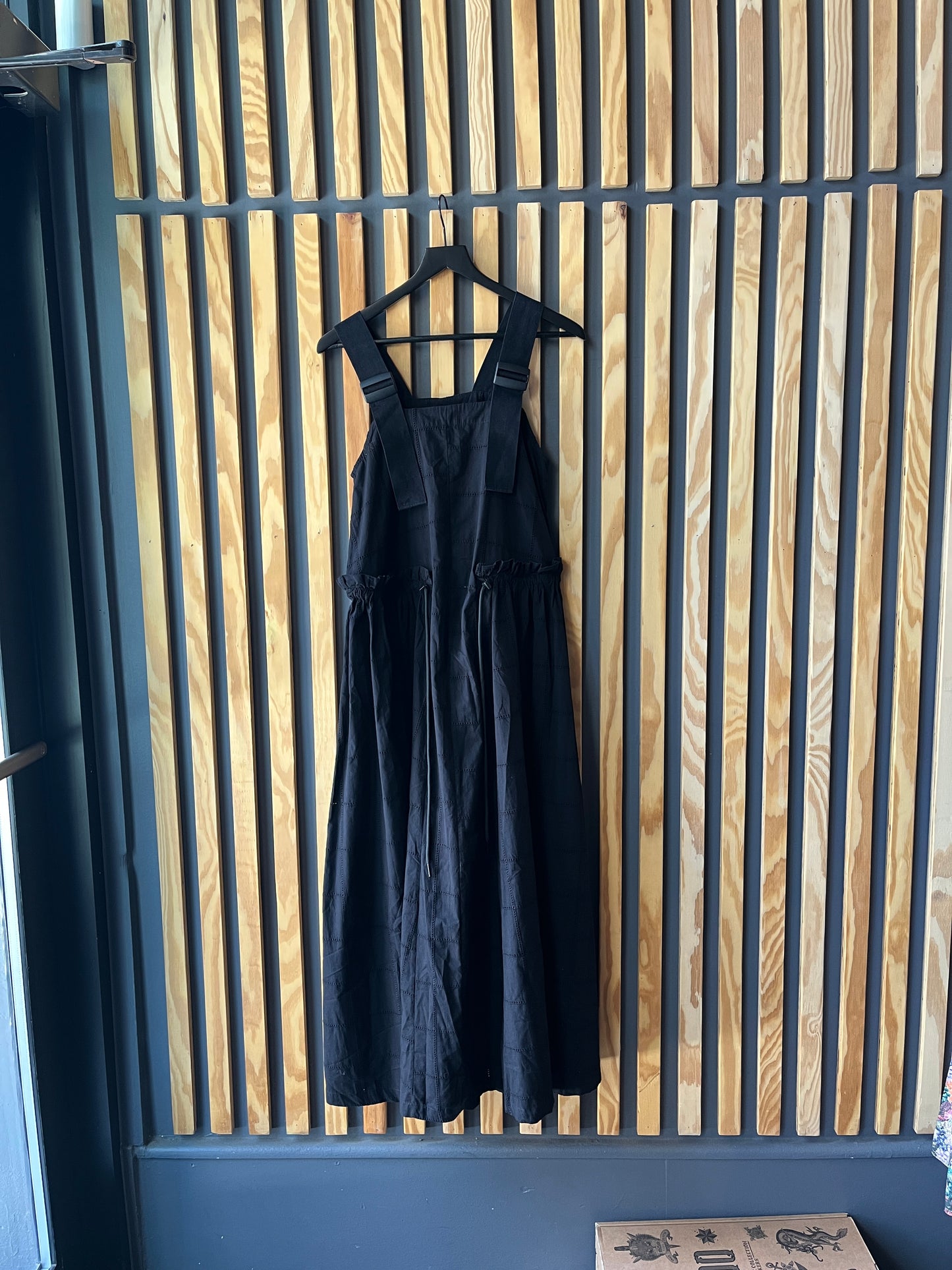 Black, XS