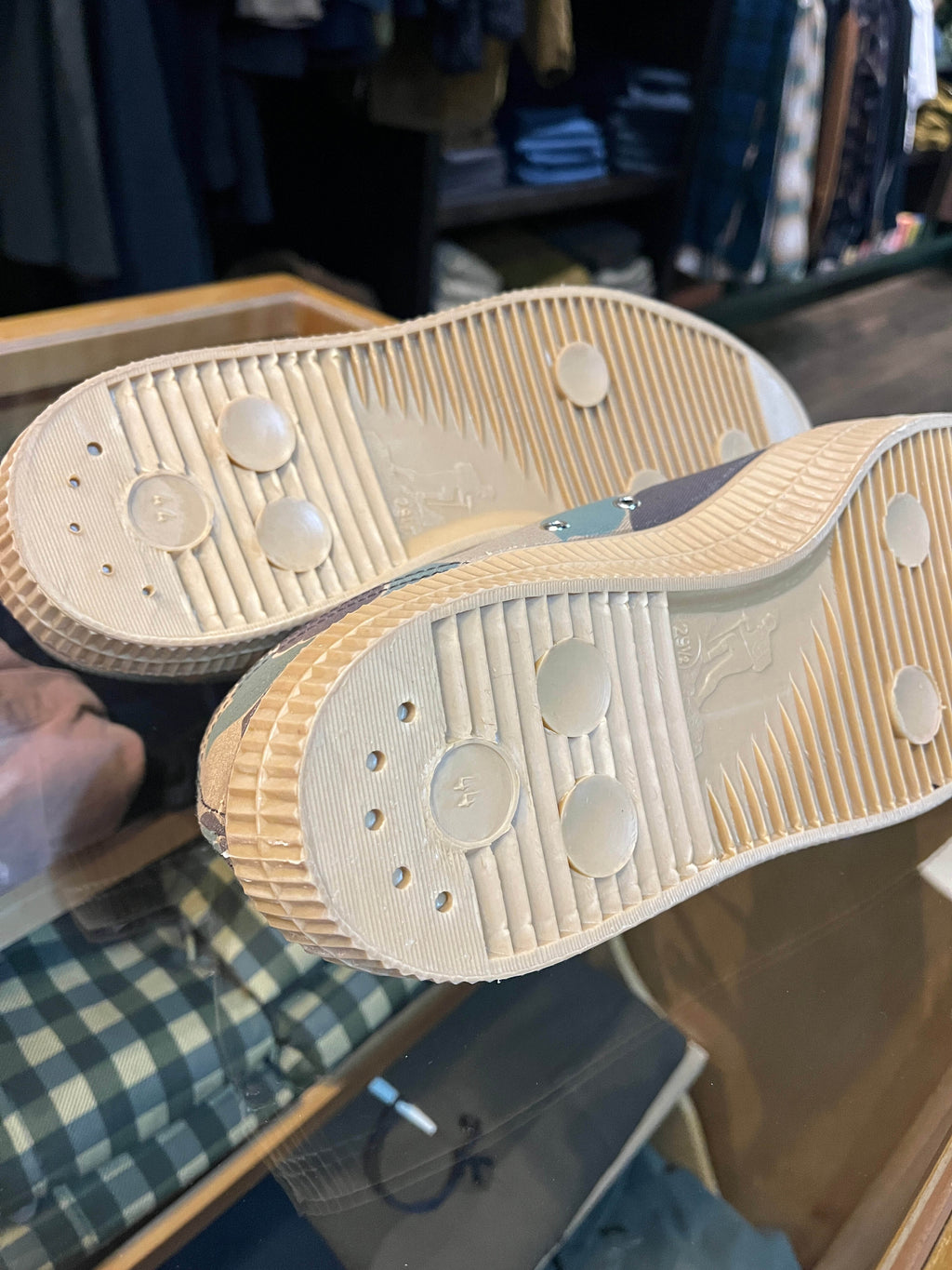 UW Novesta Sneaker