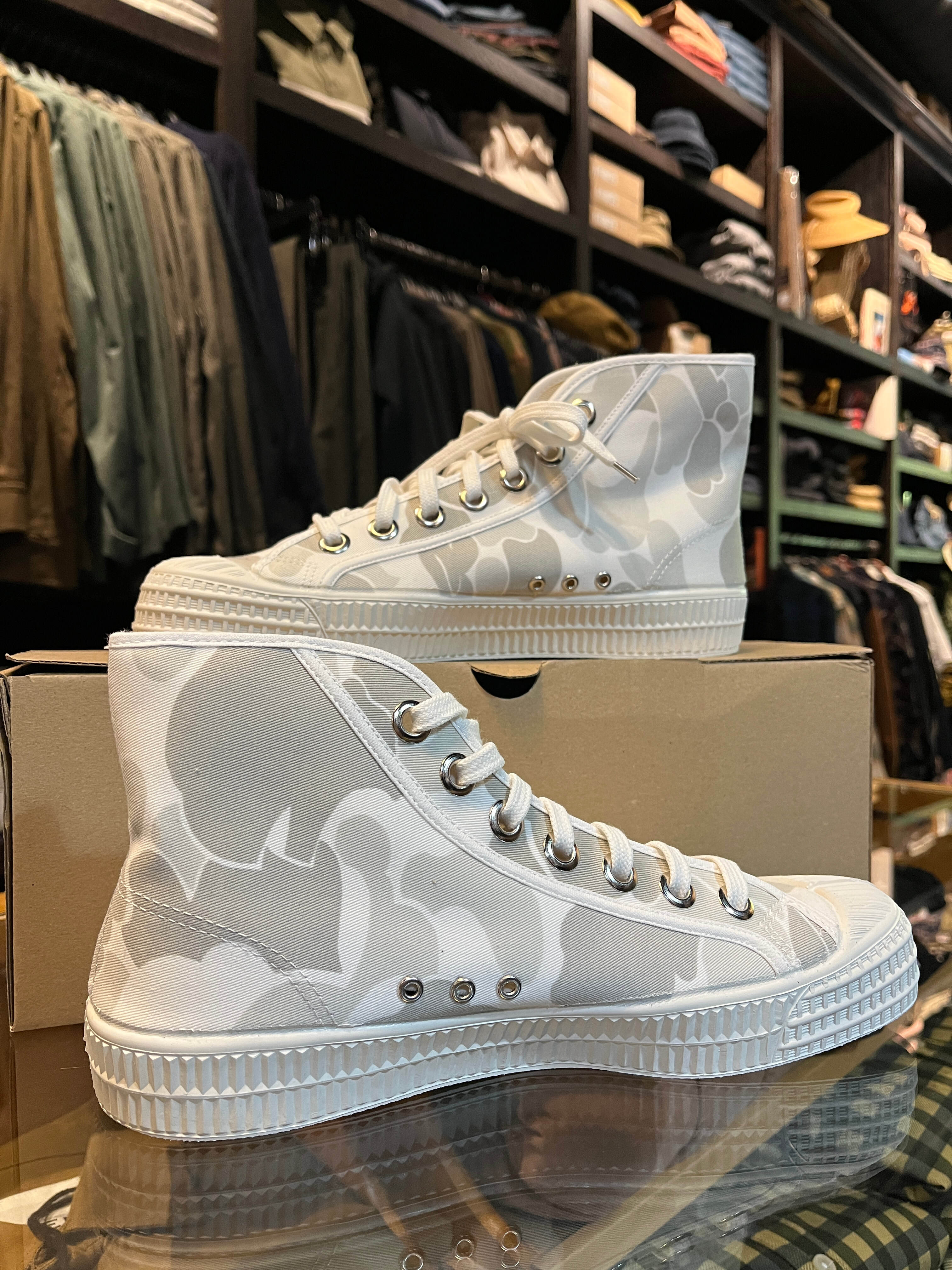 UW Novesta Sneaker