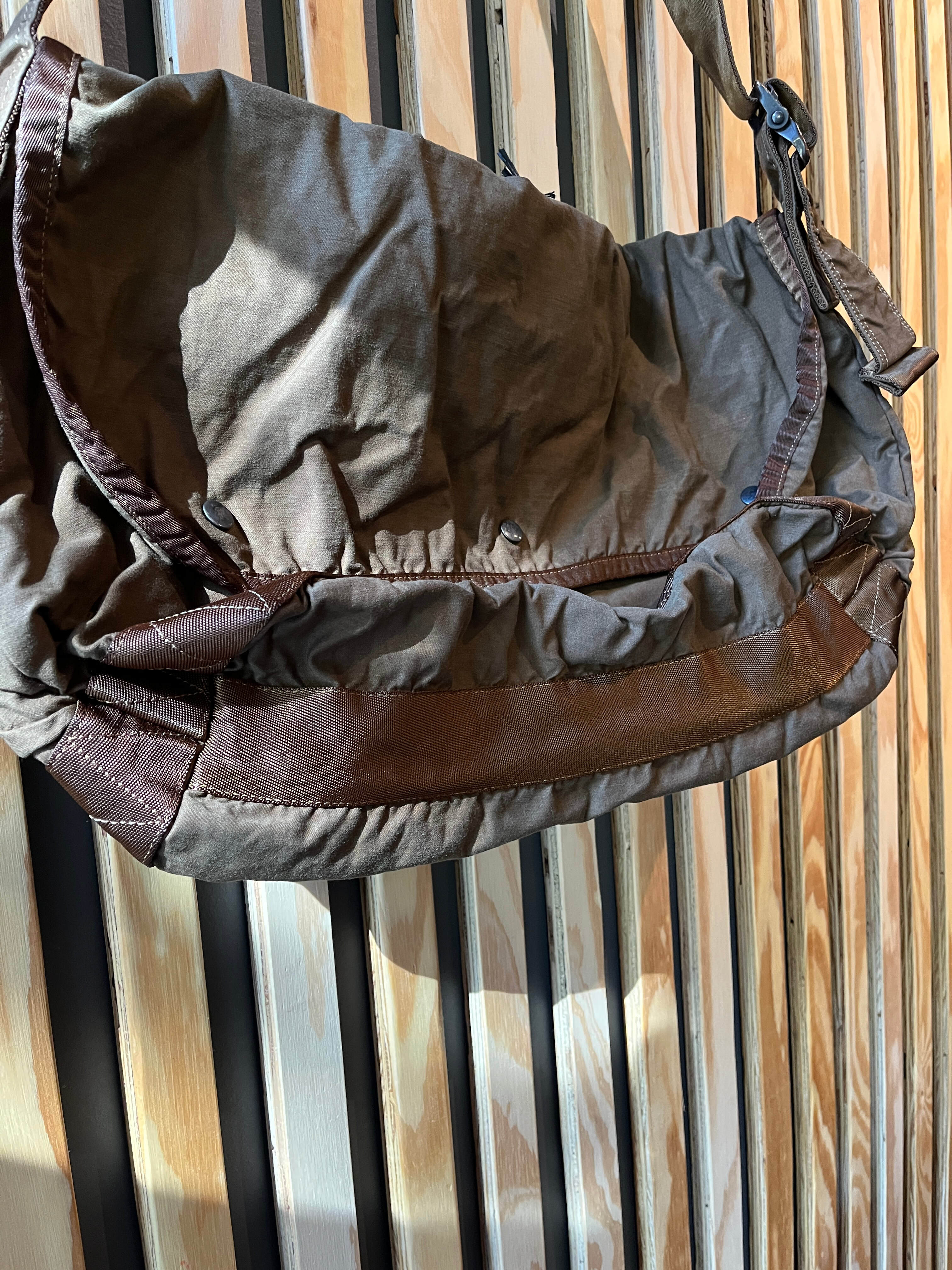 Crag Messenger Bag (L)