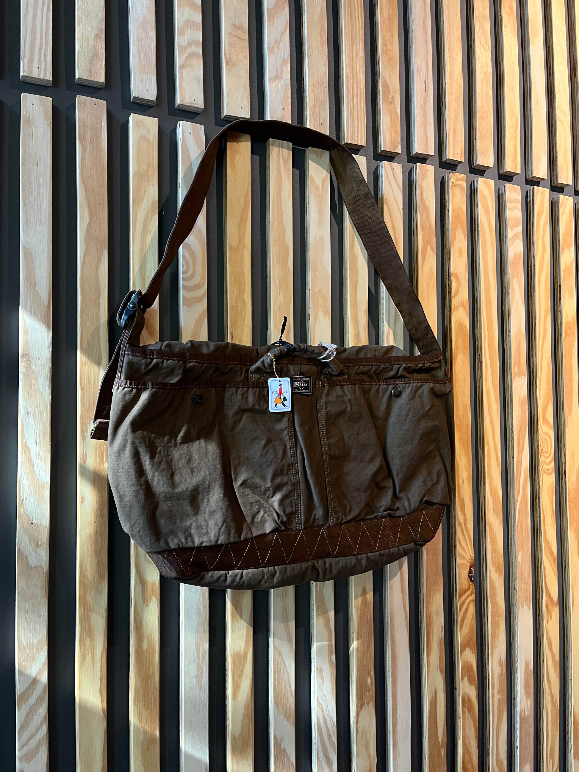 Crag Messenger Bag (L)