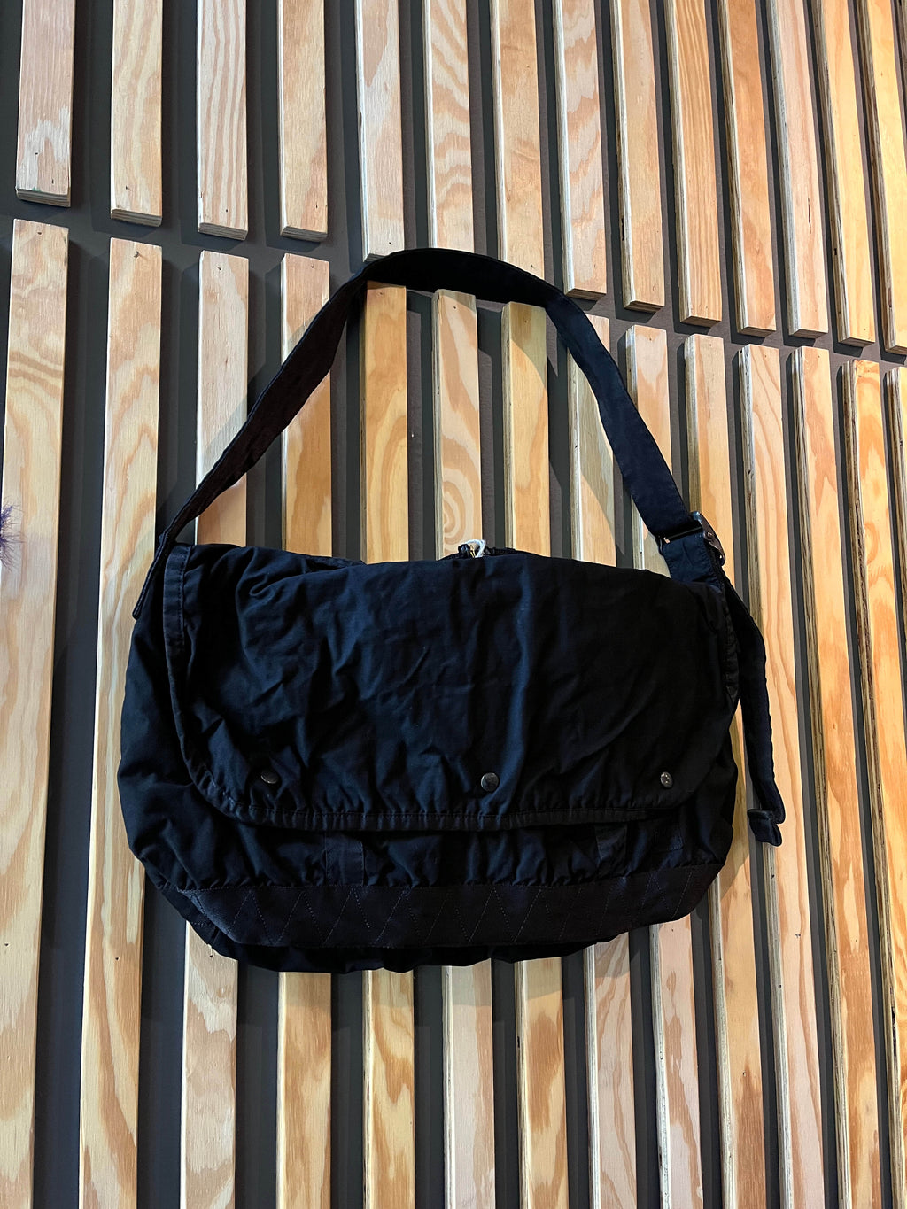 Crag Messenger Bag (L)