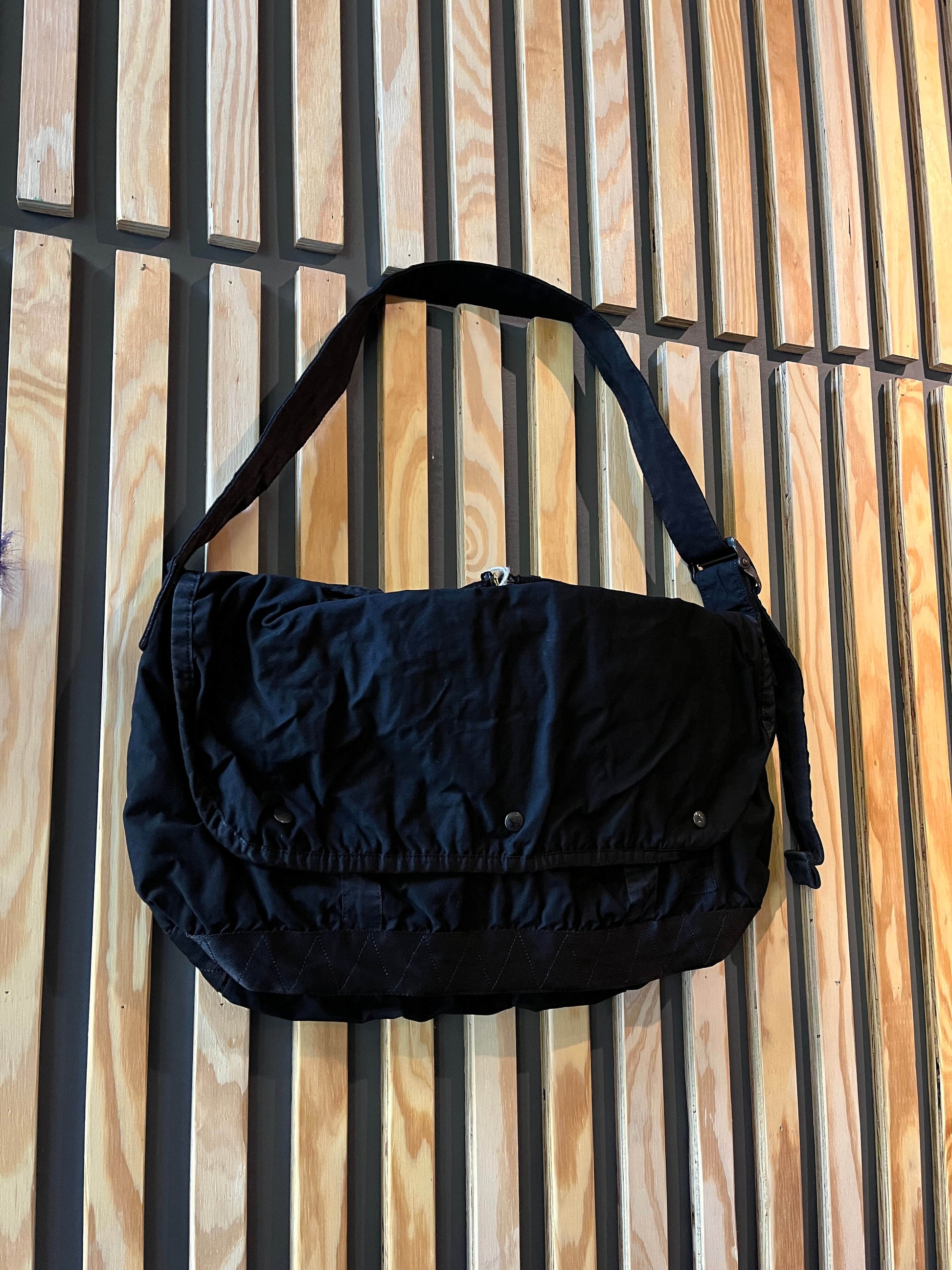 Crag Messenger Bag (L)