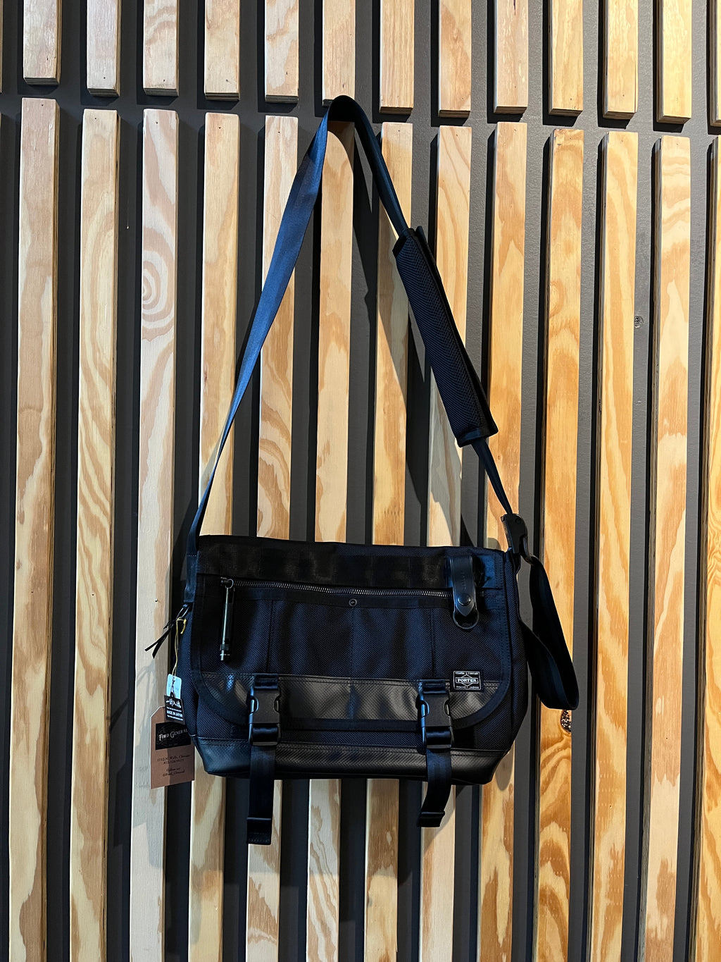 Heat Messenger Bag (S)