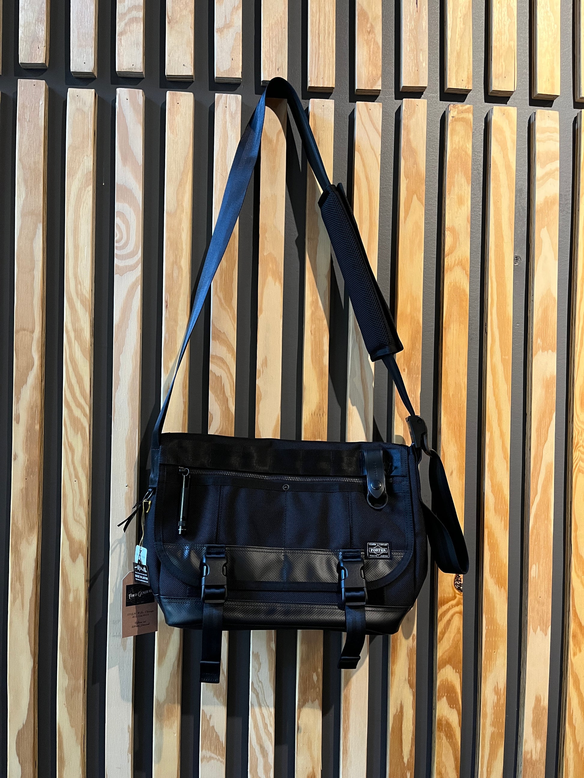 Heat Messenger Bag (S)