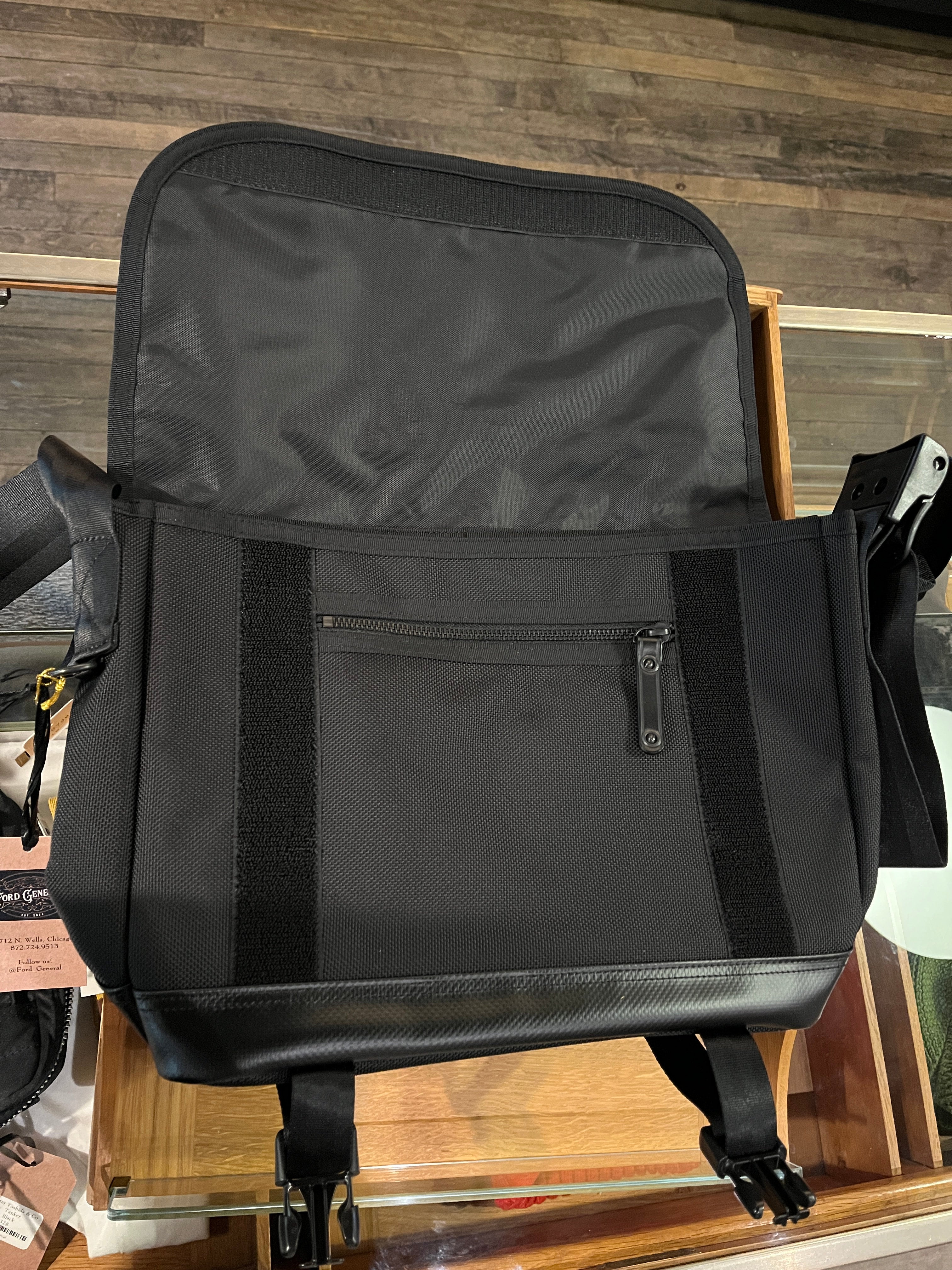 Heat Messenger Bag (S)