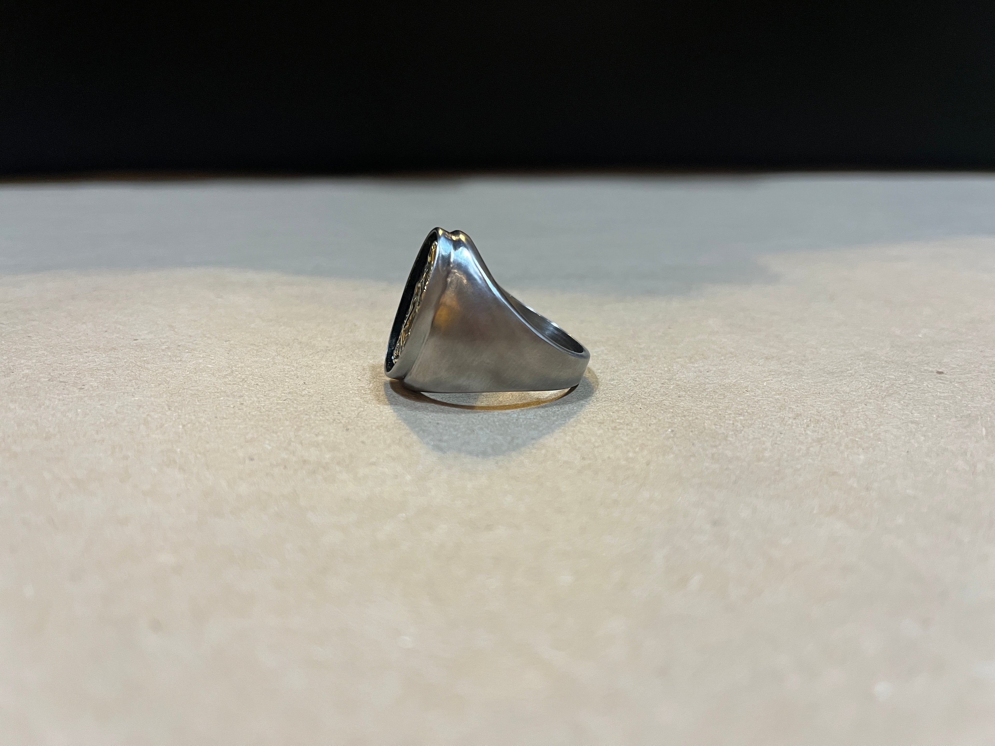 B121 Bague Chevalière laiton "Santa Maria de Guadalupe"