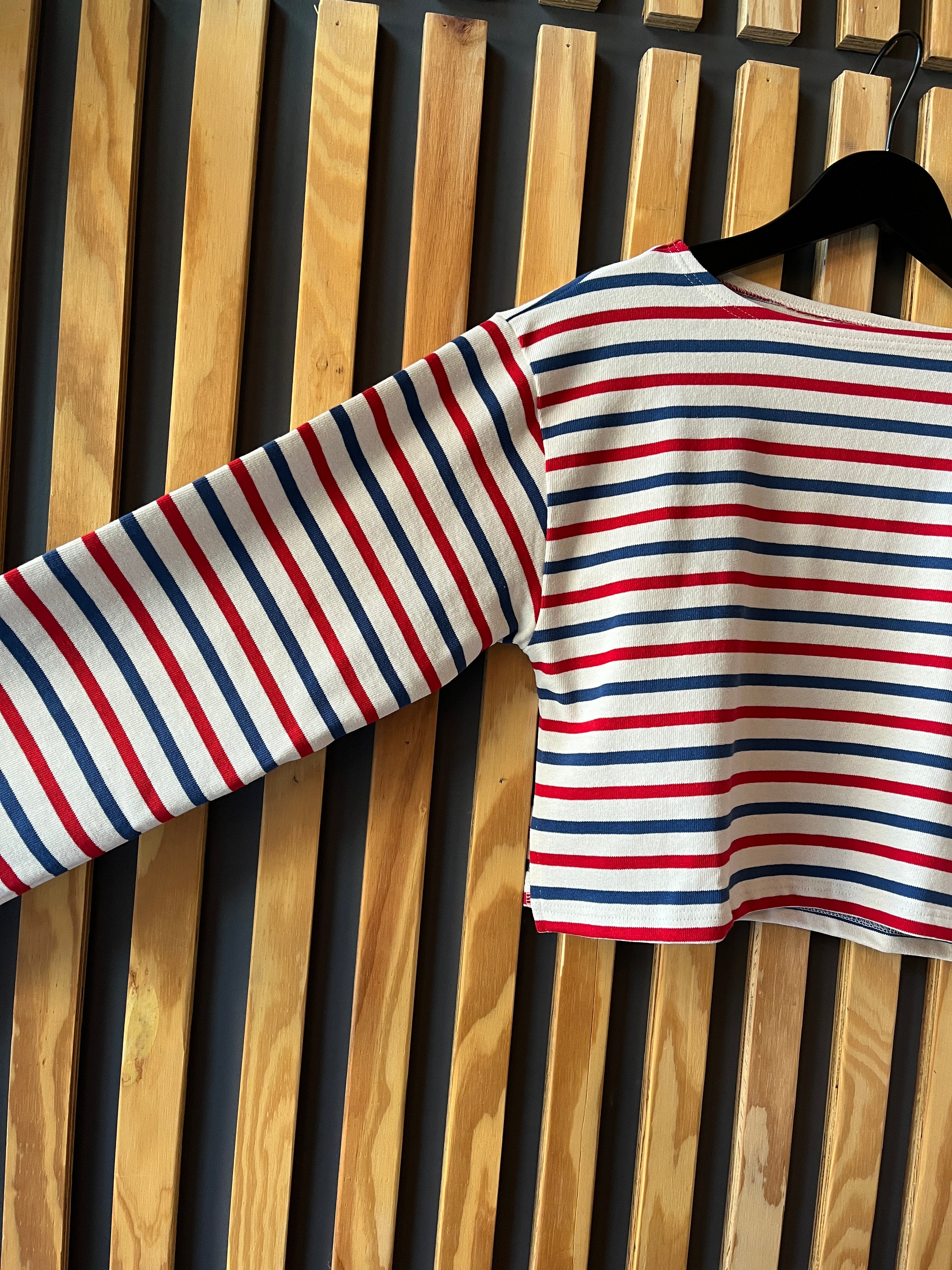 B250 Women's Long Sleeve Cropped Shirt